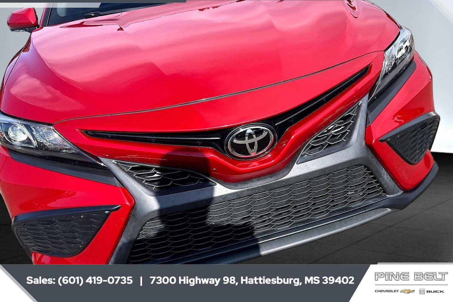 Used 2022 Toyota Camry SE FWD image 21