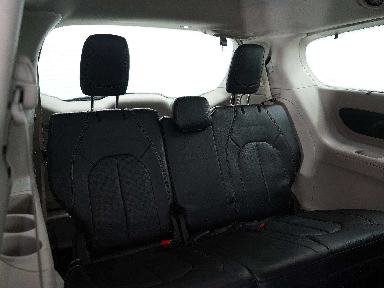 Used 2019 Chrysler Pacifica Touring-L image 11