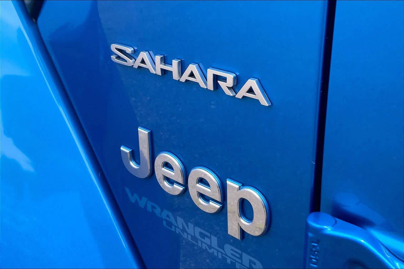 Used 2022 Jeep Wrangler Unlimited Sahara w/ Cold Weather Group AWD/4WD image 30