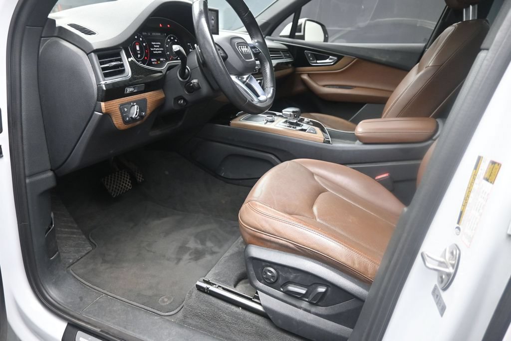 Used 2017 Audi Q7 3.0T Premium Plus w/ Premium Plus Package AWD/4WD image 17