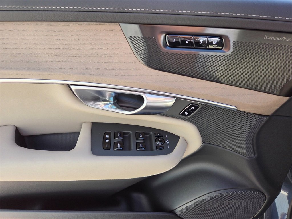 New 2026 Volvo XC90 T8 Plus image 22
