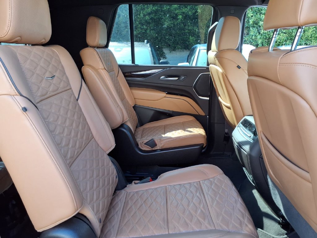 Used 2024 Cadillac Escalade Sport w/ Touring Package AWD/4WD image 18