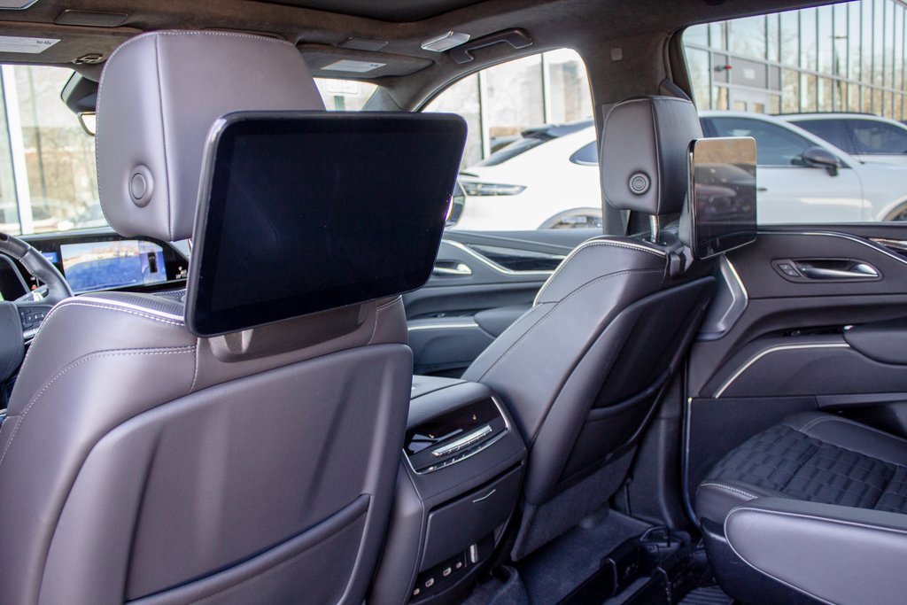 Used 2023 Cadillac Escalade V w/ LPO, ONYX Package image 23