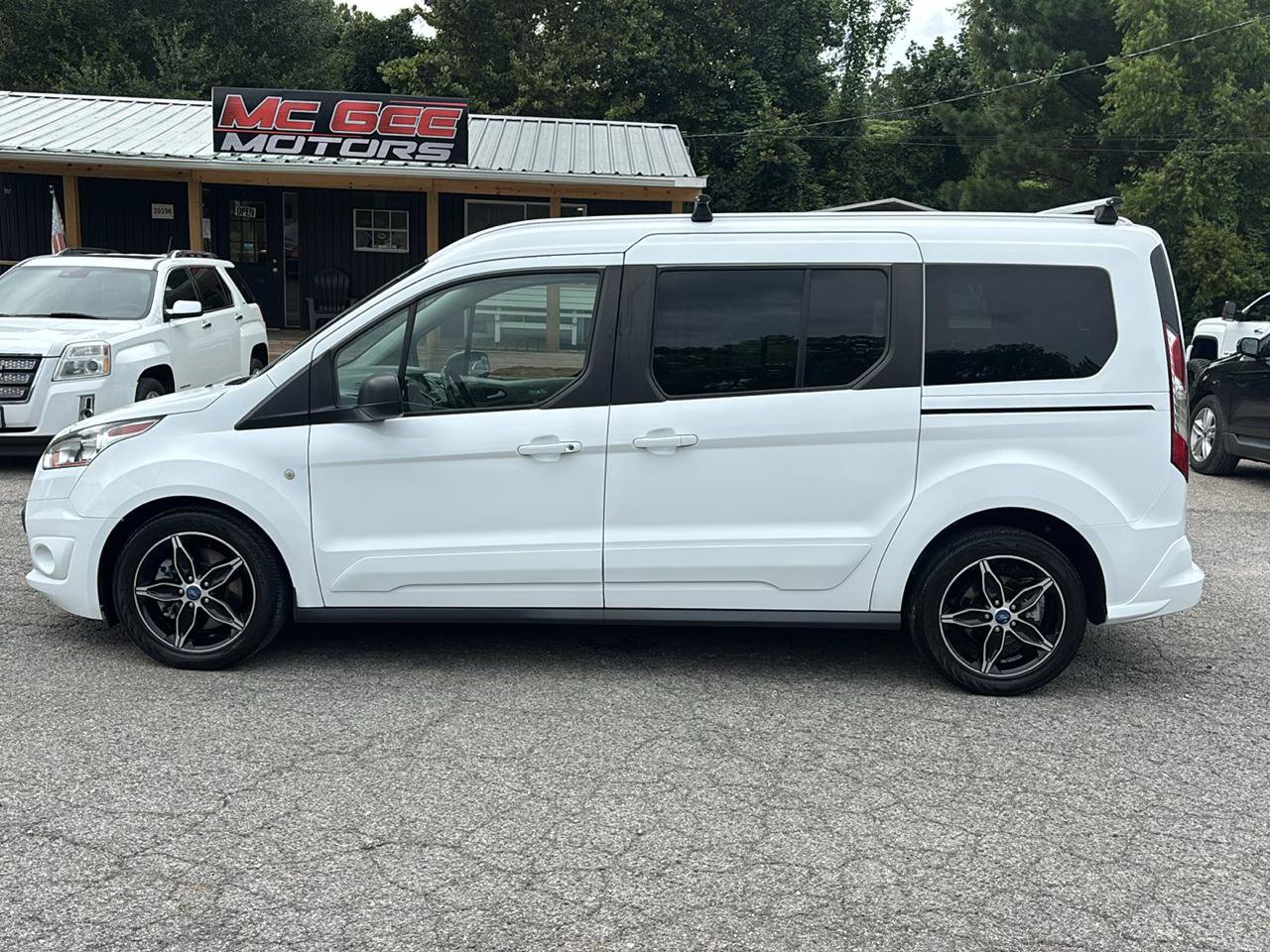 Used 2016 Ford Transit Connect XLT FWD image 2