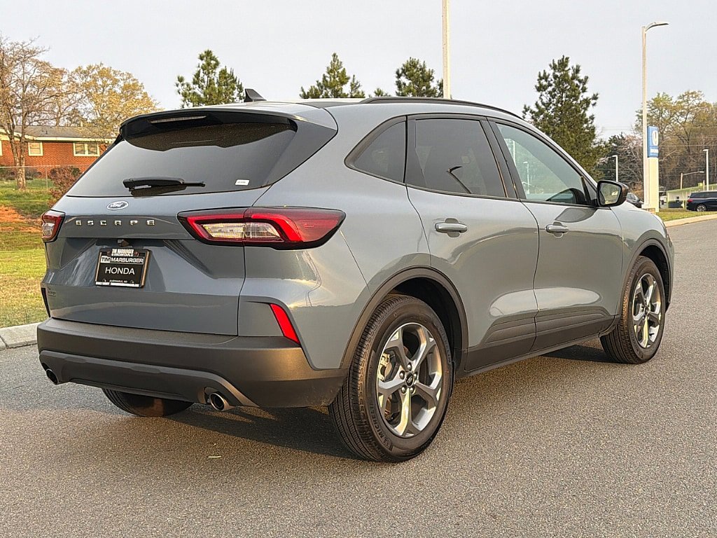 Used 2025 Ford Escape ST-Line FWD image 3