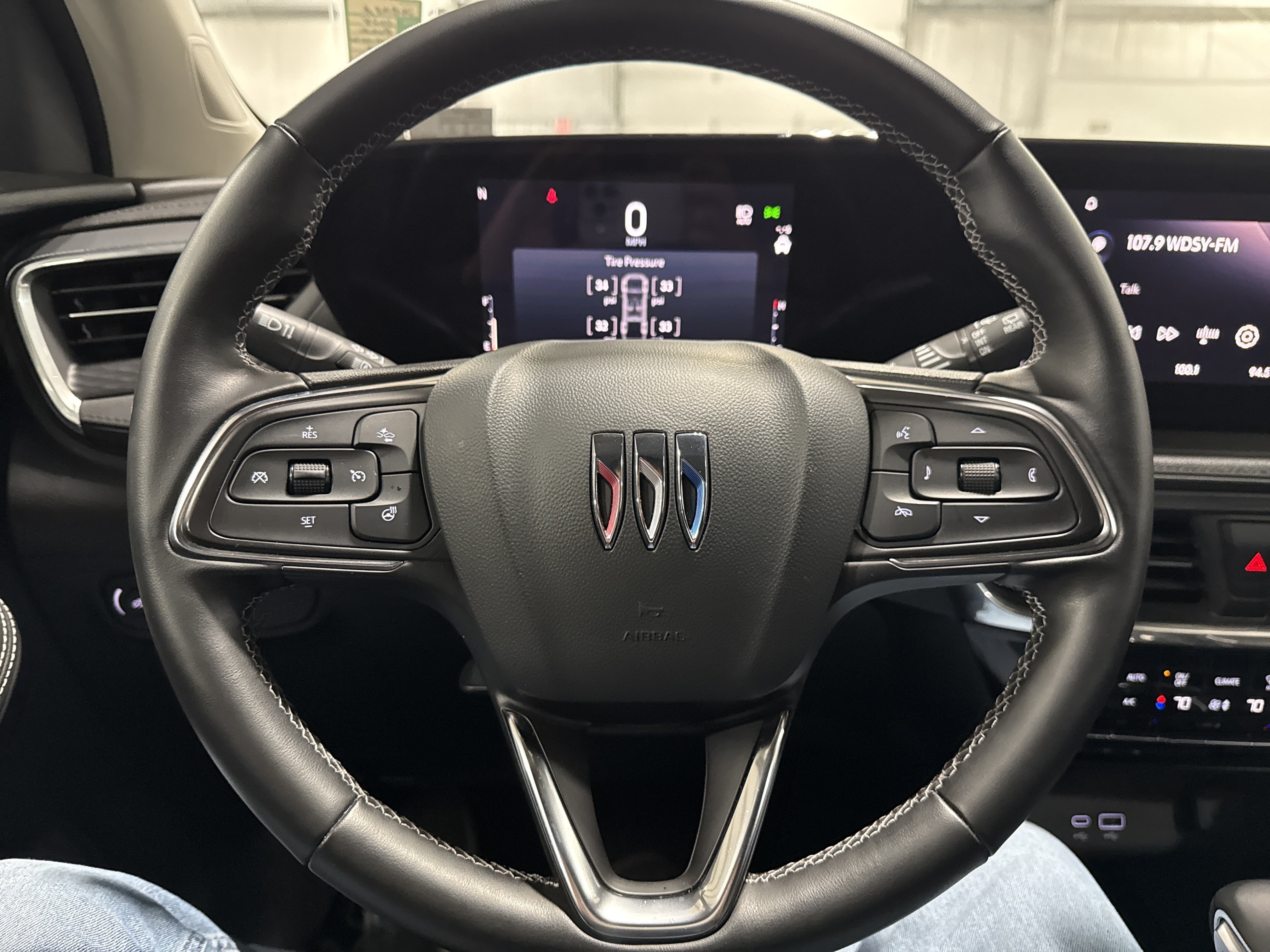 Used 2024 Buick Encore GX Avenir w/ Avenir Convenience Package AWD/4WD image 10