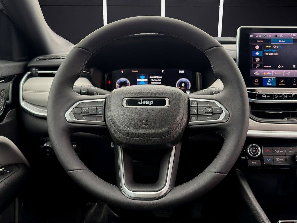Used 2025 Jeep Compass Limited w/ Elite Group AWD/4WD image 14