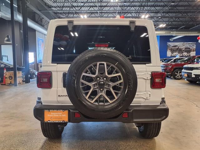 Used 2025 Jeep Wrangler Sahara image 6