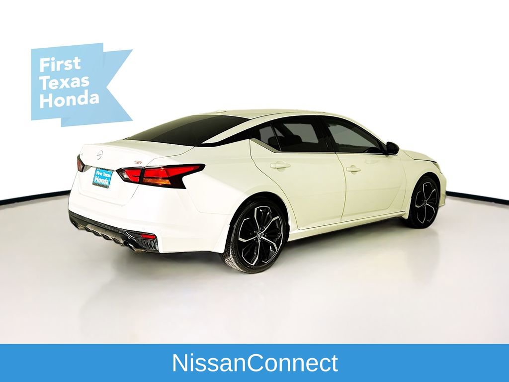 Used 2024 Nissan Altima 2.5 SR w/ SR Premium Package FWD image 8