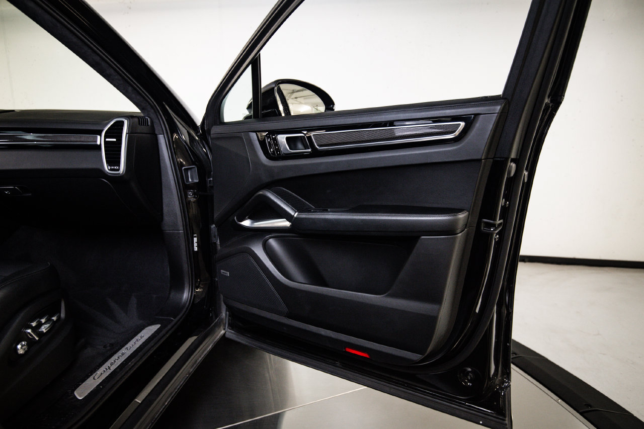 Certified 2020 Porsche Cayenne Turbo AWD/4WD image 27