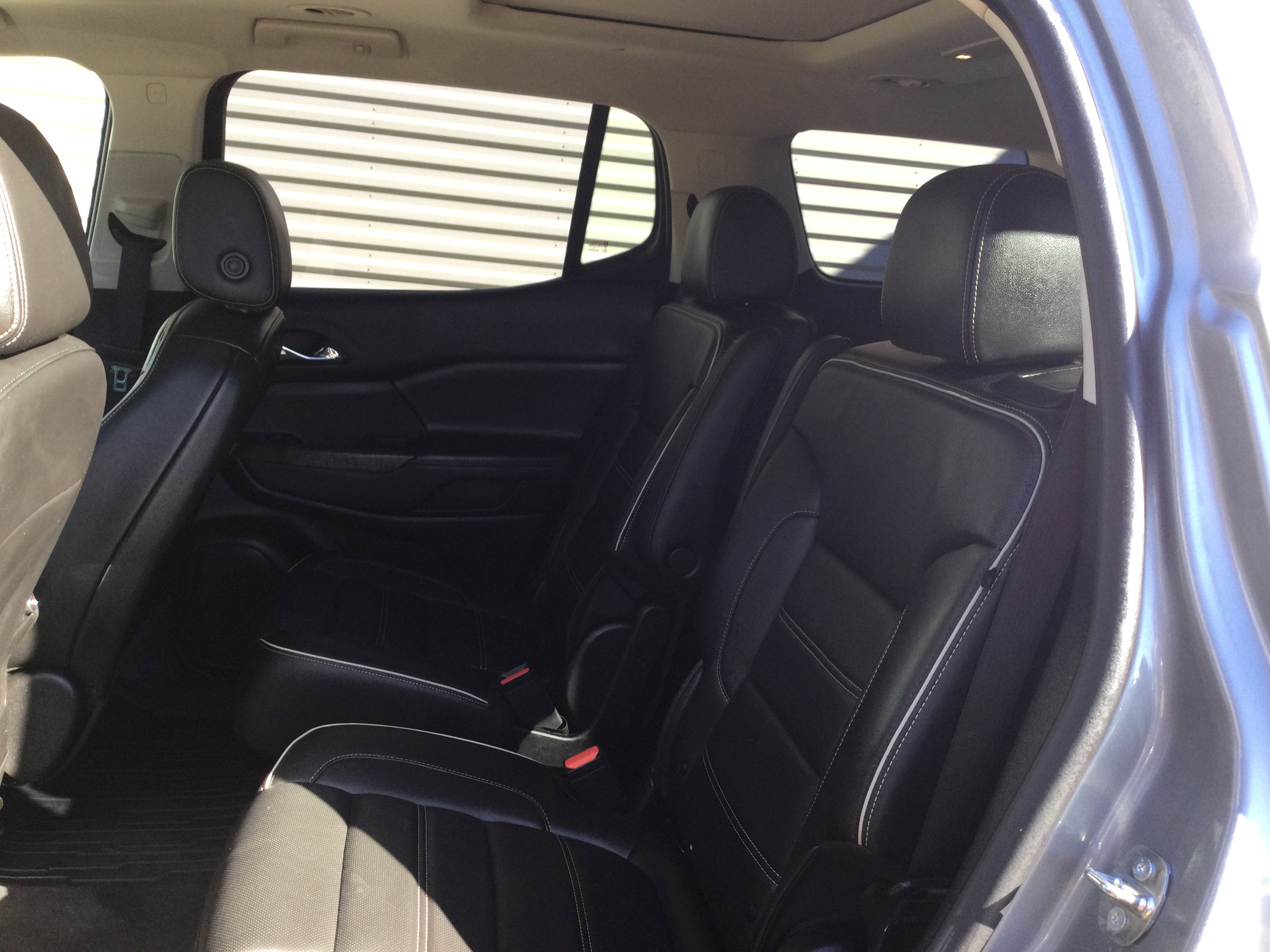 Used 2023 GMC Acadia Denali w/ Denali Ultimate Package image 8