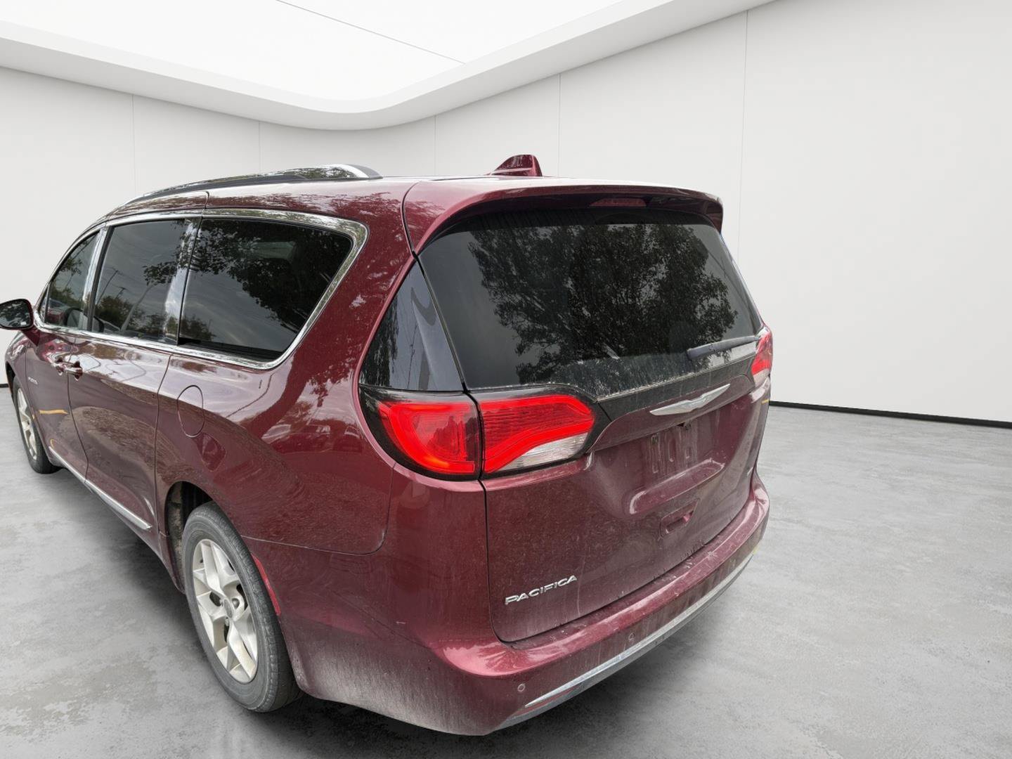 Used 2017 Chrysler Pacifica Touring-L Plus w/ Tire & Wheel Group FWD image 5