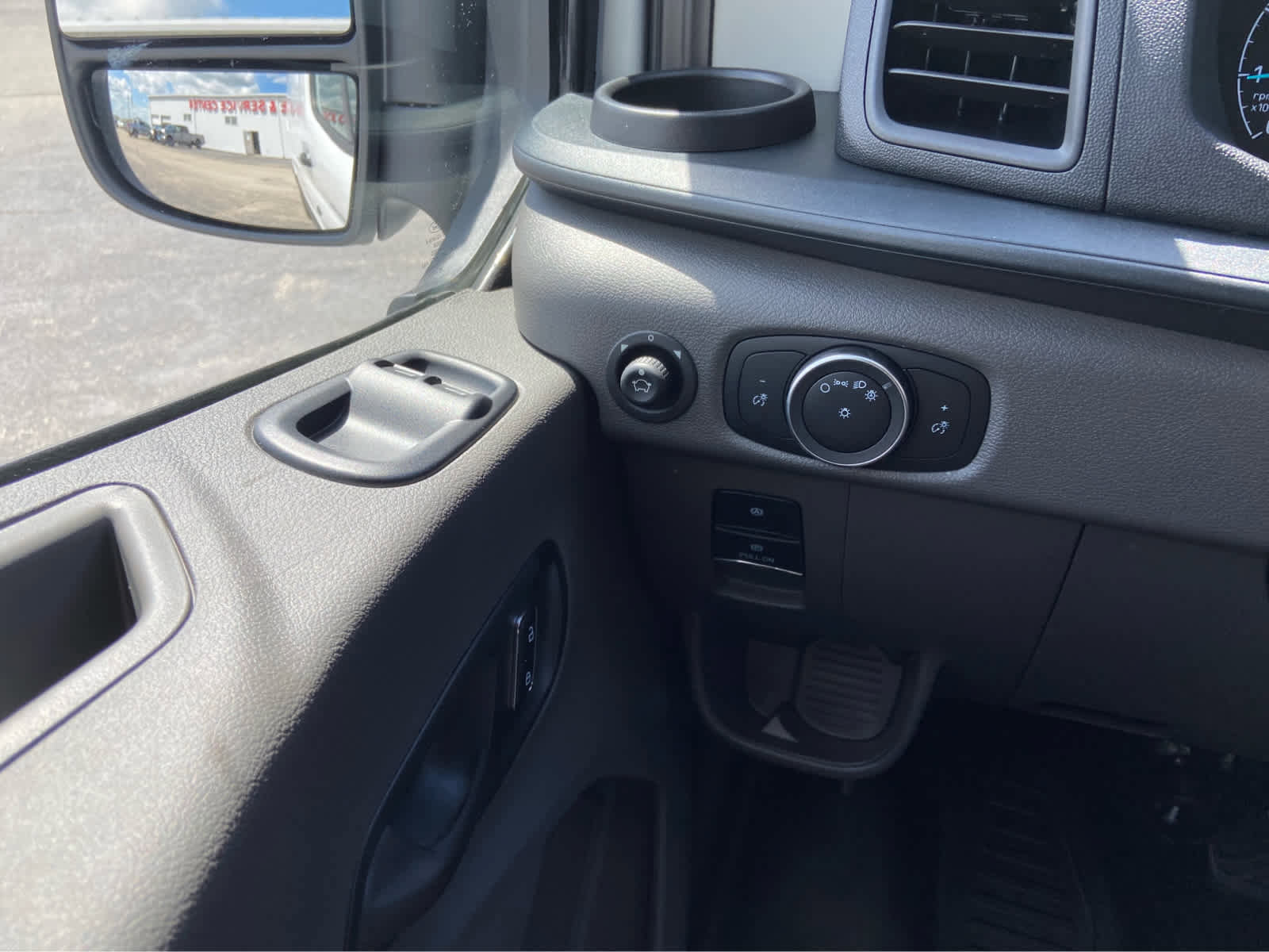 New 2025 Ford Transit 250 148 Medium Roof w/ Load Area Protection Package image 18