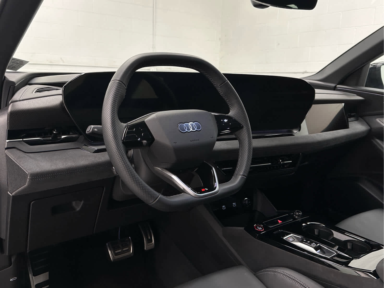 Used 2025 Audi SQ6 e-tron Prestige w/ 21" Black Optic Wheel Package image 7