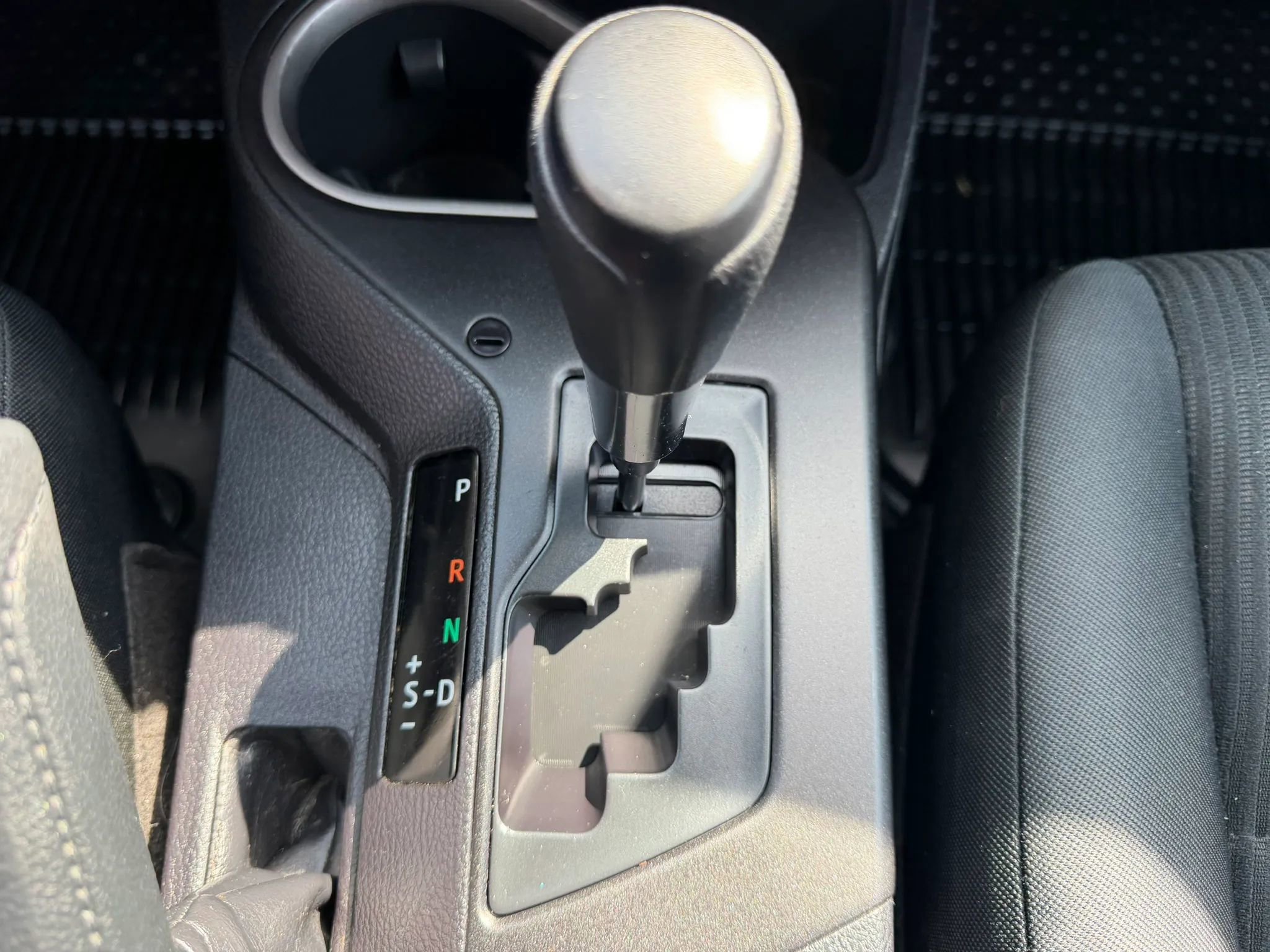 Used 2017 Toyota RAV4 LE image 13