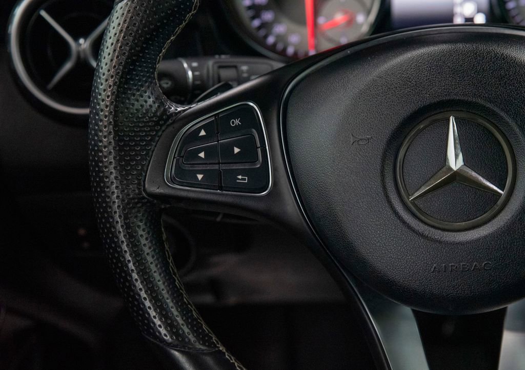 Used 2016 Mercedes-Benz GLA 250 4MATIC image 27