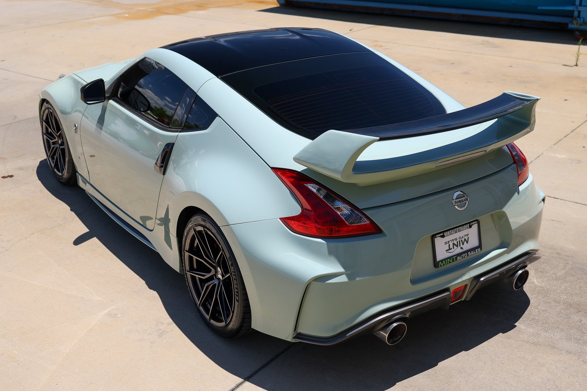 Used 2017 Nissan 370Z NISMO RWD image 8