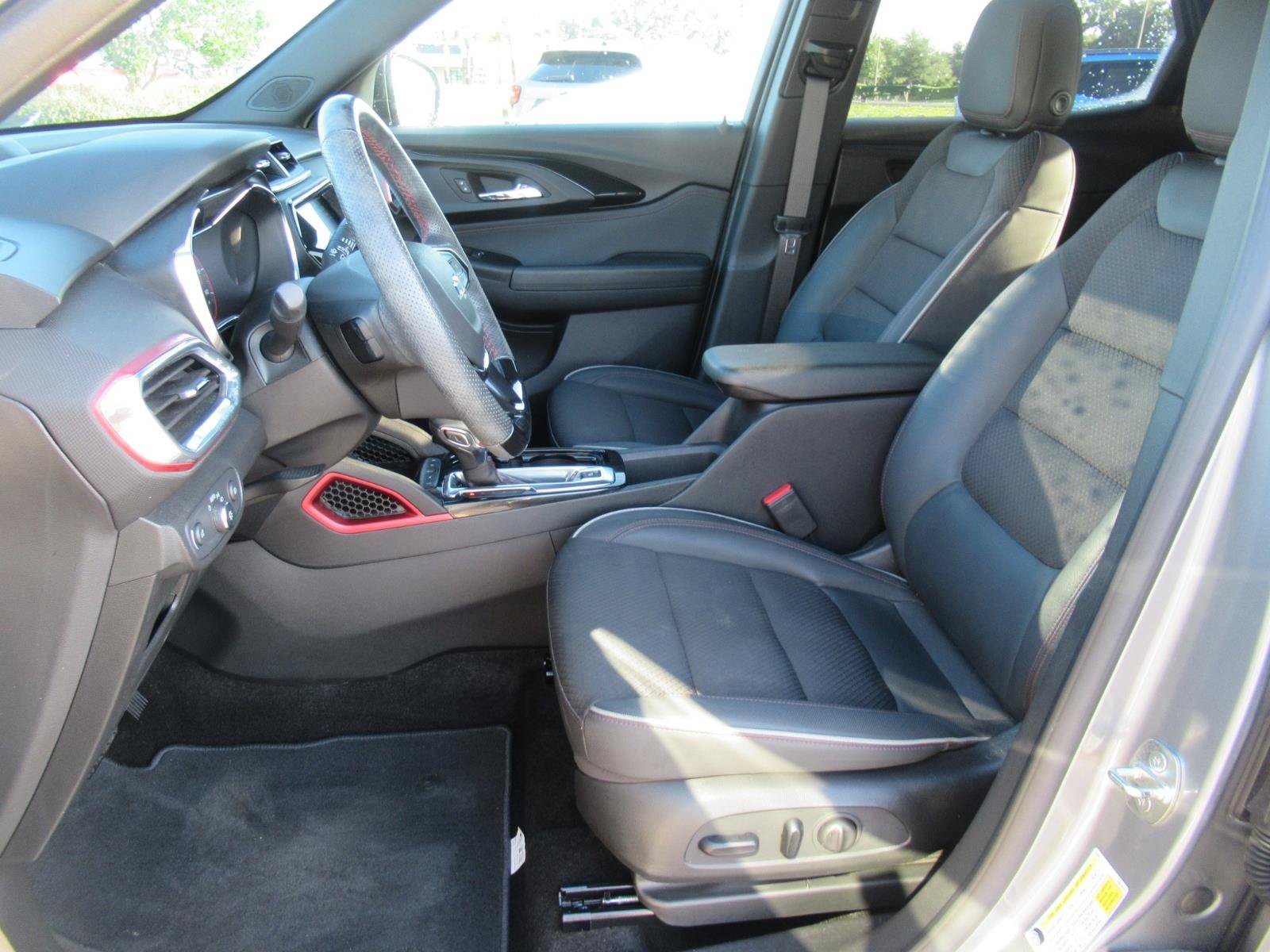 Used 2023 Chevrolet TrailBlazer RS w/ Convenience Package FWD image 18