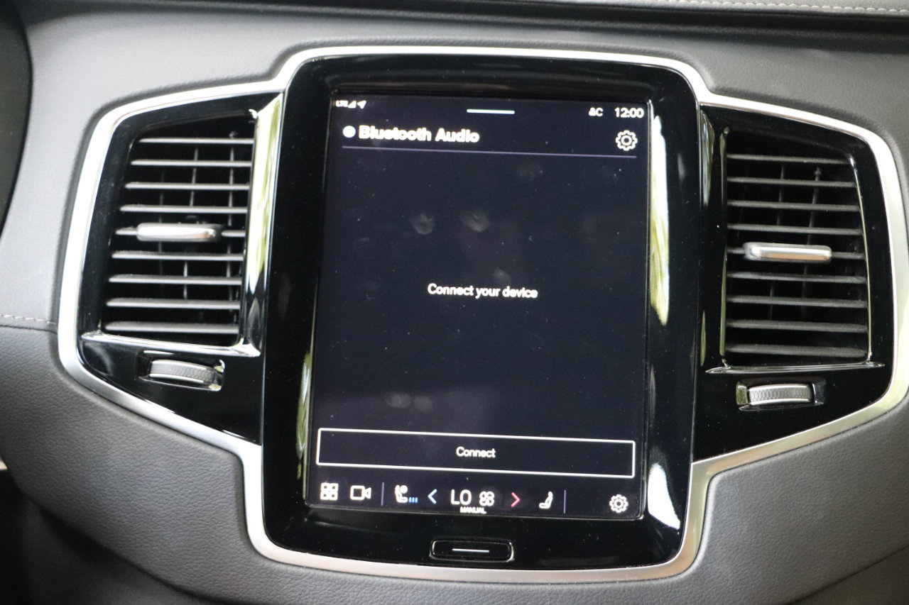 Used 2023 Volvo XC90 T8 Ultimate image 39