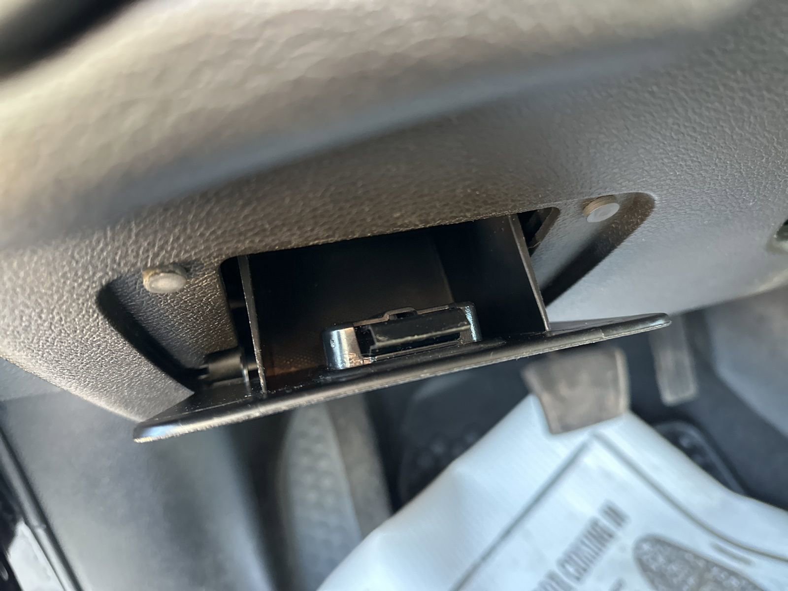 Used 2019 Jeep Cherokee Latitude w/ Cold Weather Group image 16