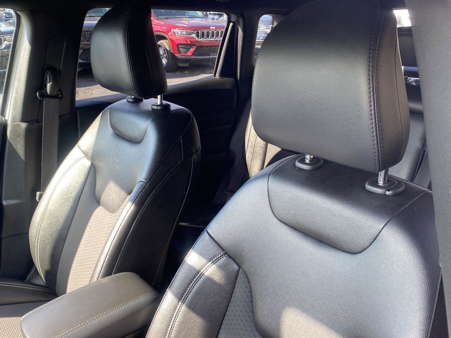 Used 2024 Jeep Compass Latitude w/ Altitude Special Edition image 9