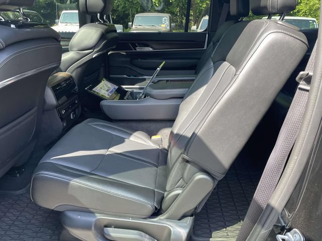 Certified 2025 Jeep Grand Wagoneer 4WD image 11