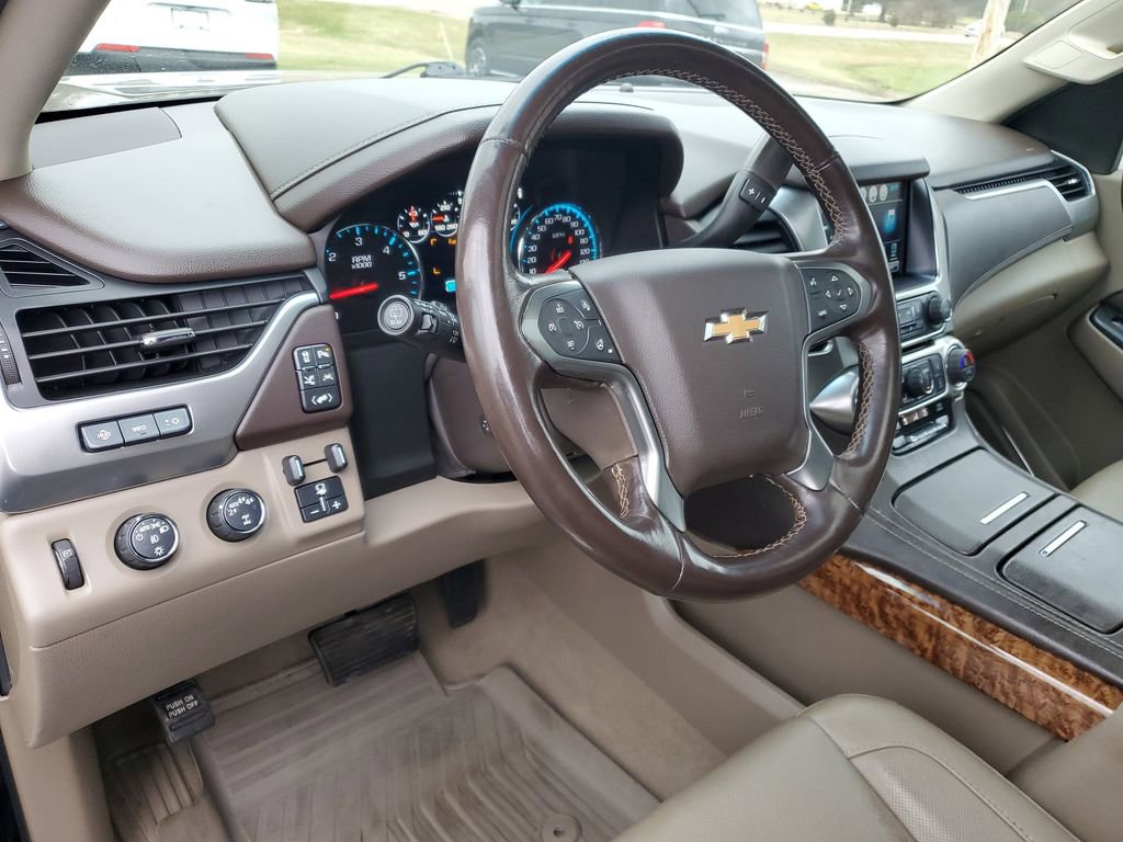 Used 2019 Chevrolet Suburban Premier image 13