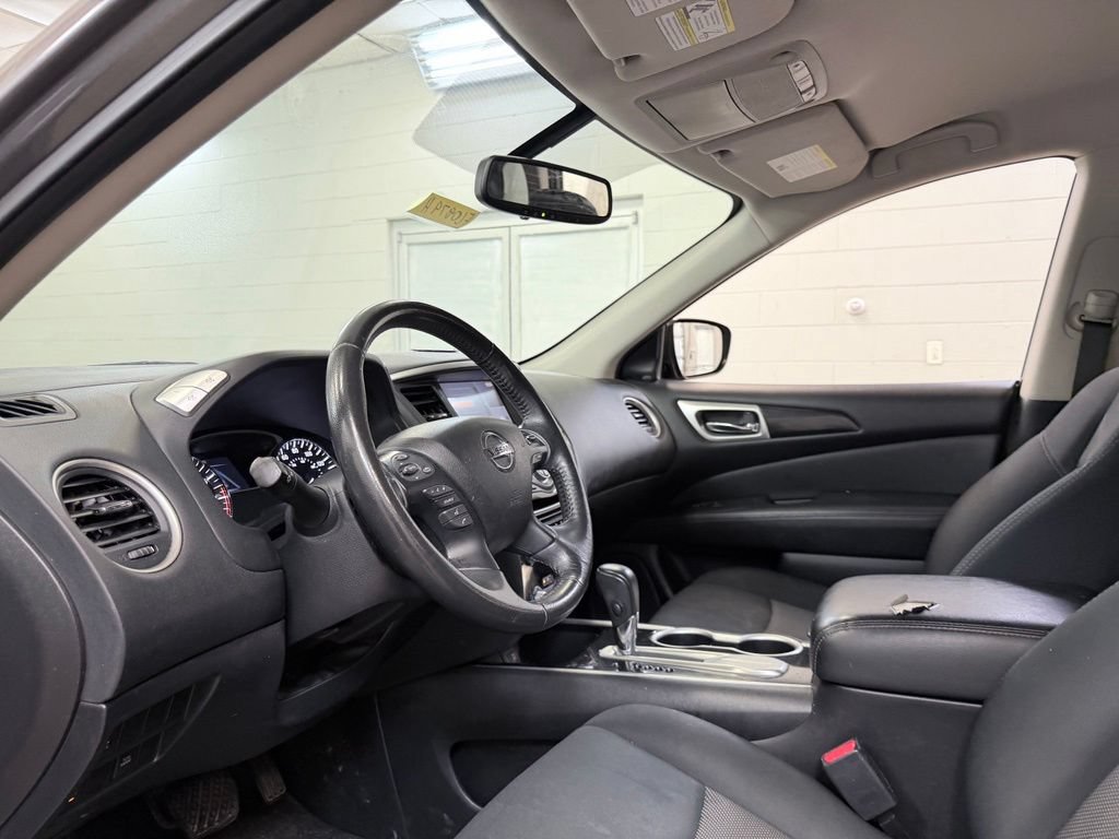 Used 2019 Nissan Pathfinder SV FWD image 14
