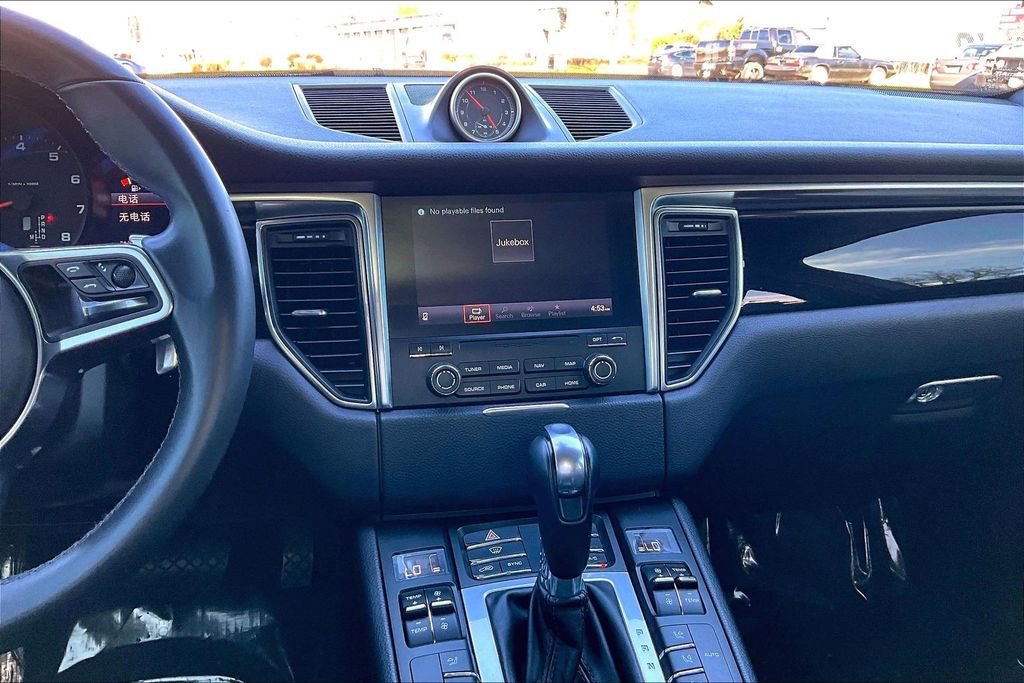 Used 2018 Porsche Macan image 8