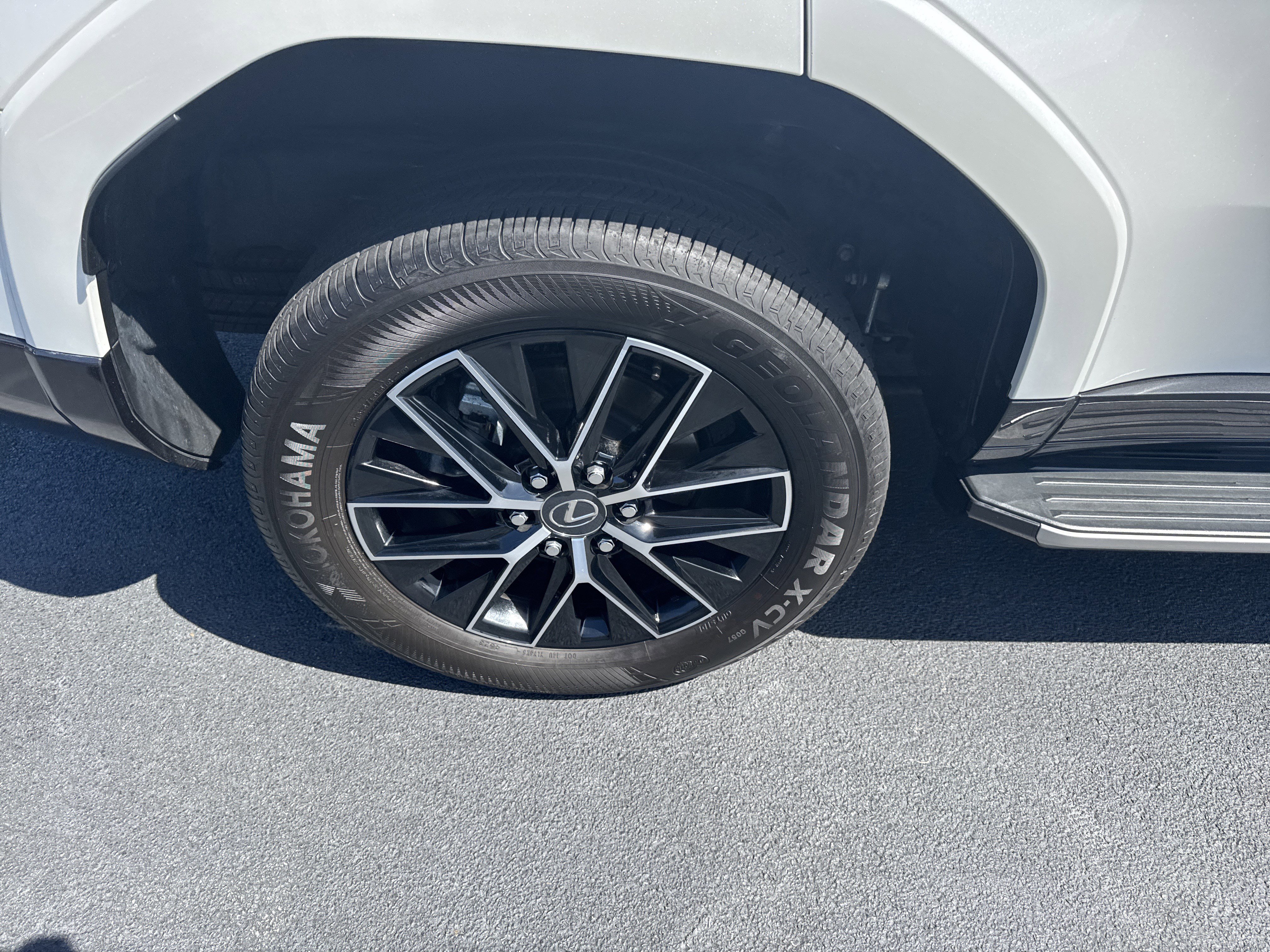 Used 2024 Lexus GX 550 AWD/4WD image 11