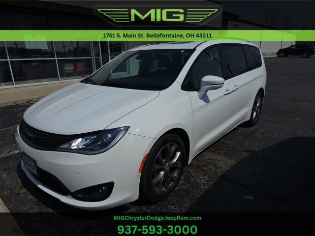 Used 2018 Chrysler Pacifica Limited image 1