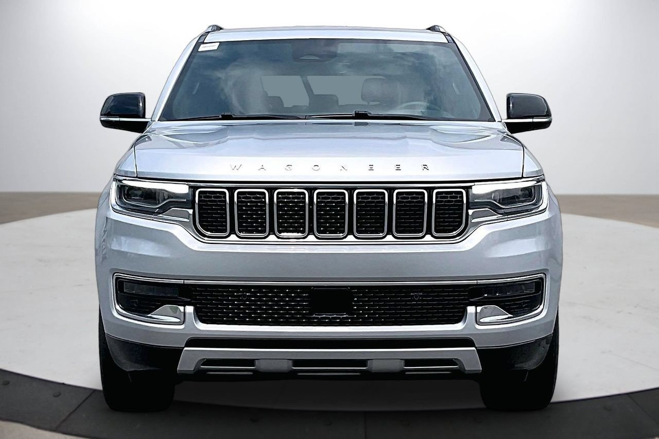 Certified 2024 Jeep Wagoneer L Series II w/ Flexible Seating Group AWD/4WD image 3