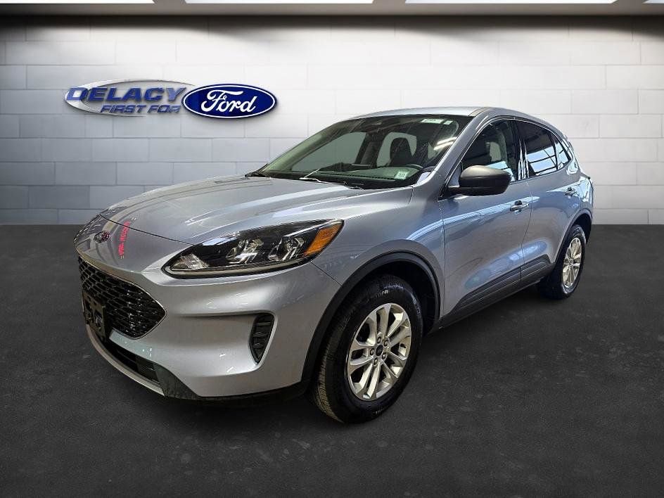 Used 2022 Ford Escape SE w/ Convenience Package image 1