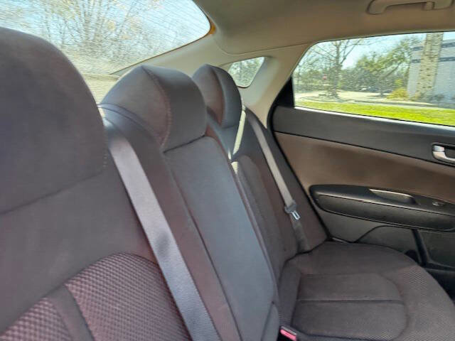 Used 2019 Kia Optima LX image 24