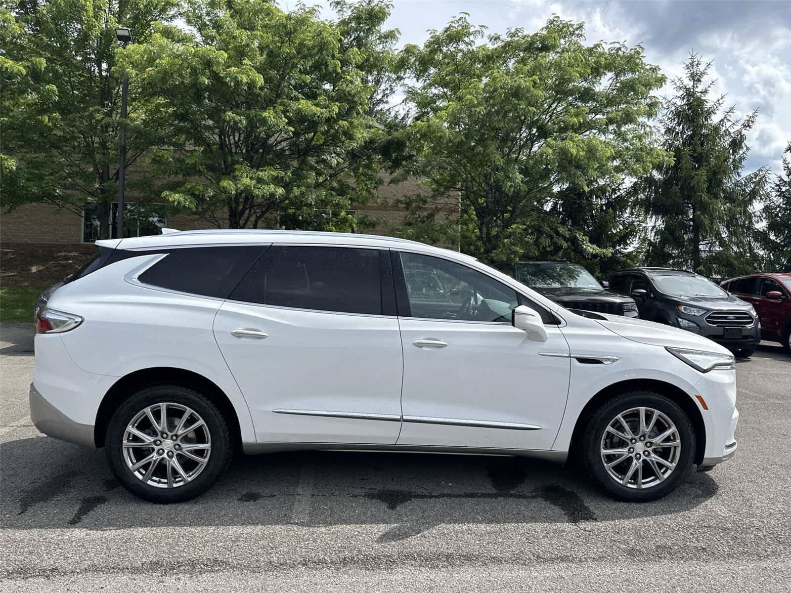 Used 2022 Buick Enclave Premium w/ Experience Buick Package AWD/4WD image 6