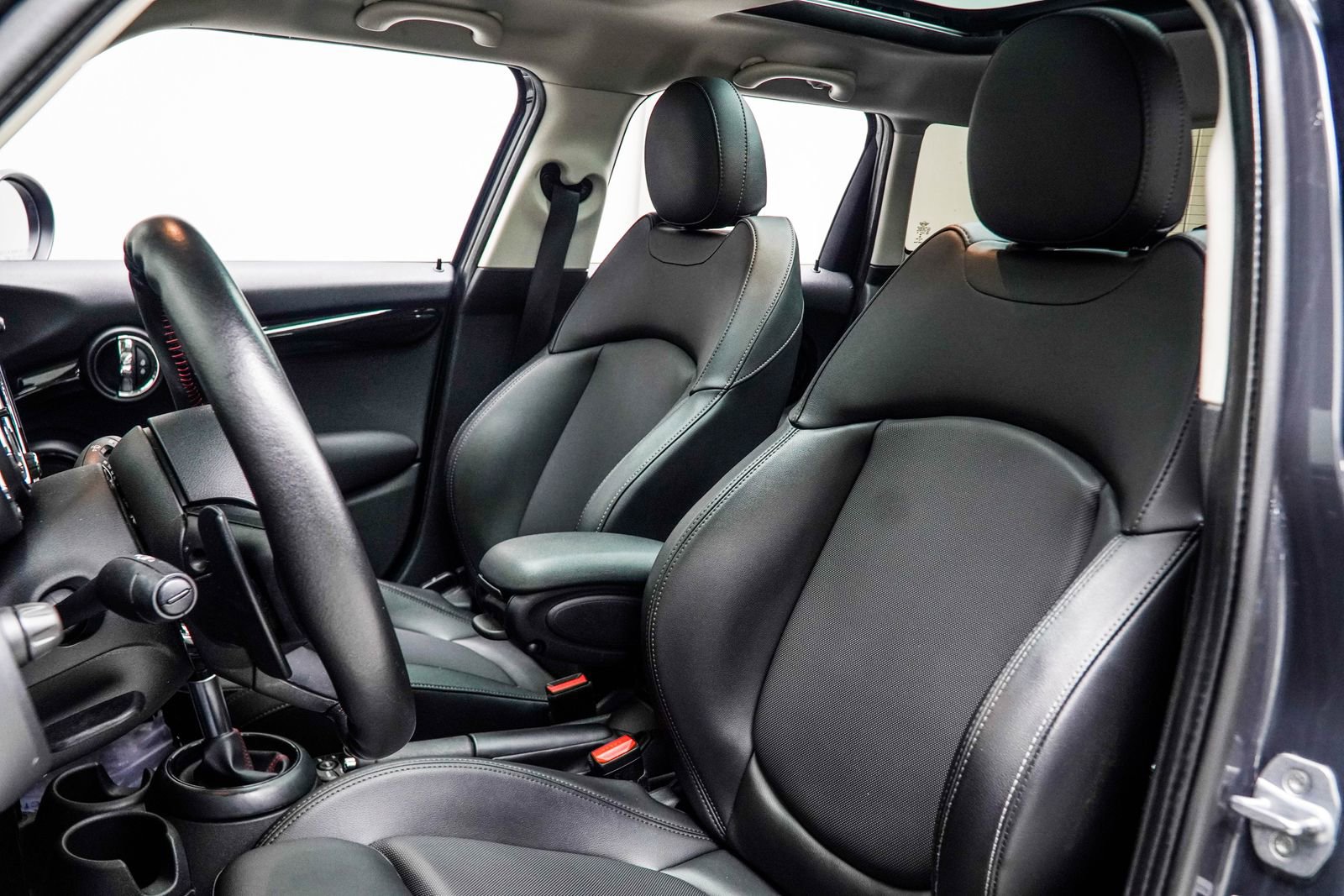 Used 2019 MINI Cooper S image 32