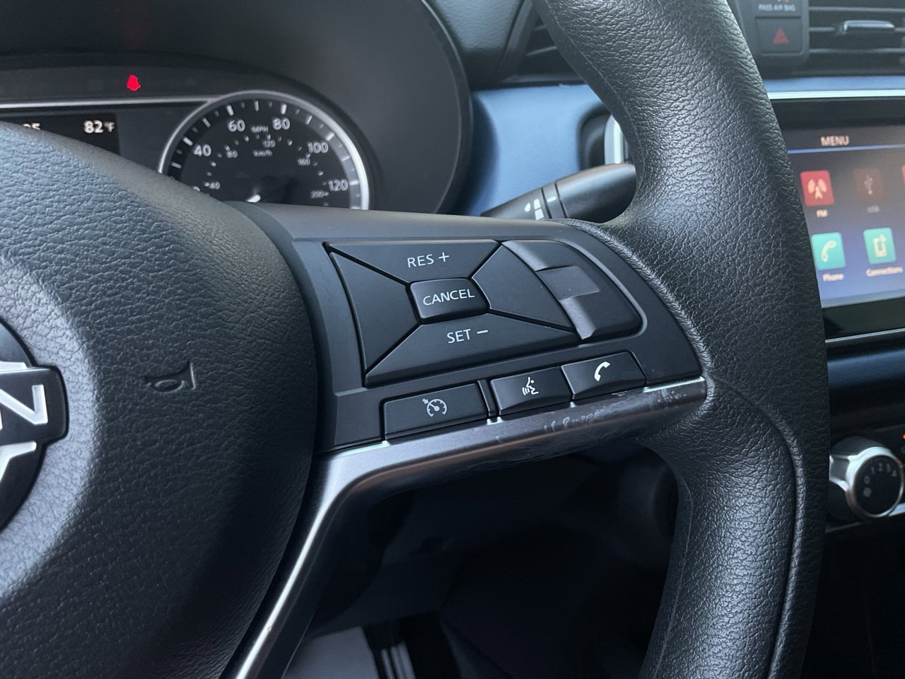 Used 2025 Nissan Versa SV w/ Trunk Package FWD image 31