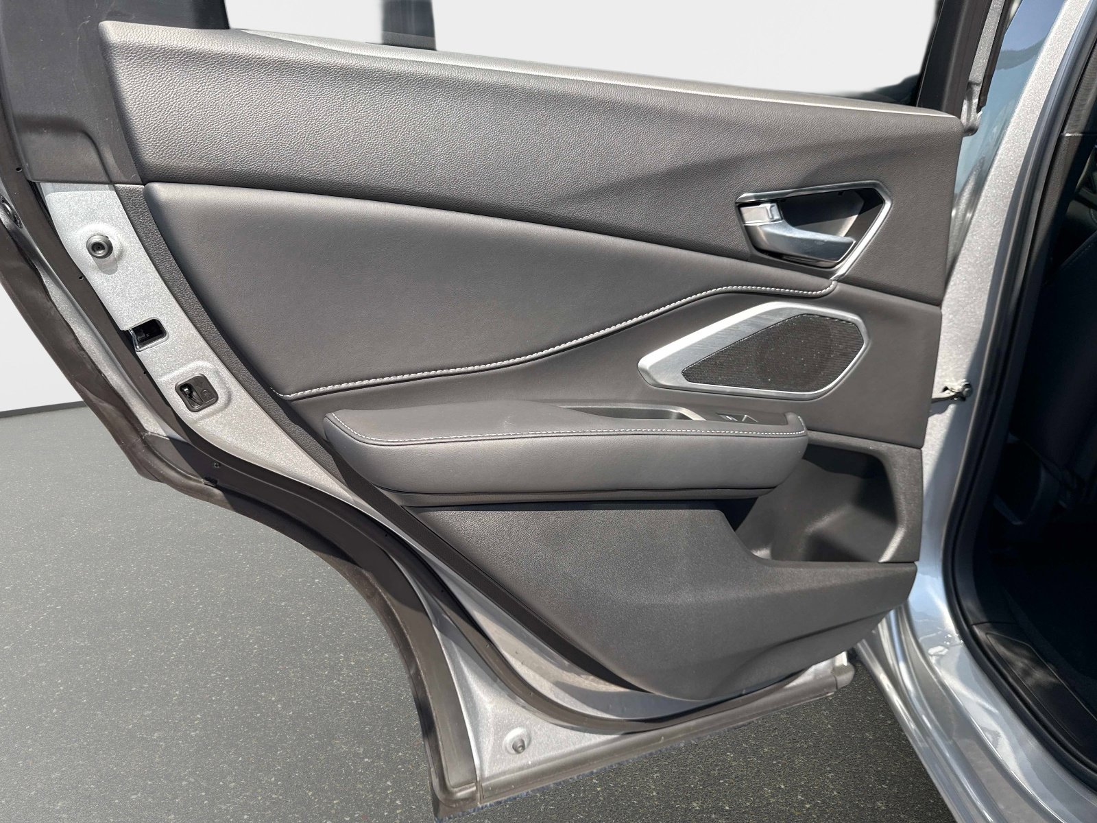 Certified 2025 Acura RDX SH-AWD image 12