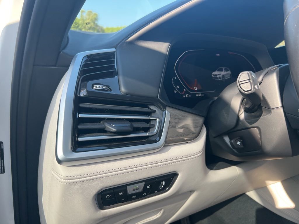 Used 2020 BMW X5 xDrive40i w/ M Sport Package image 12