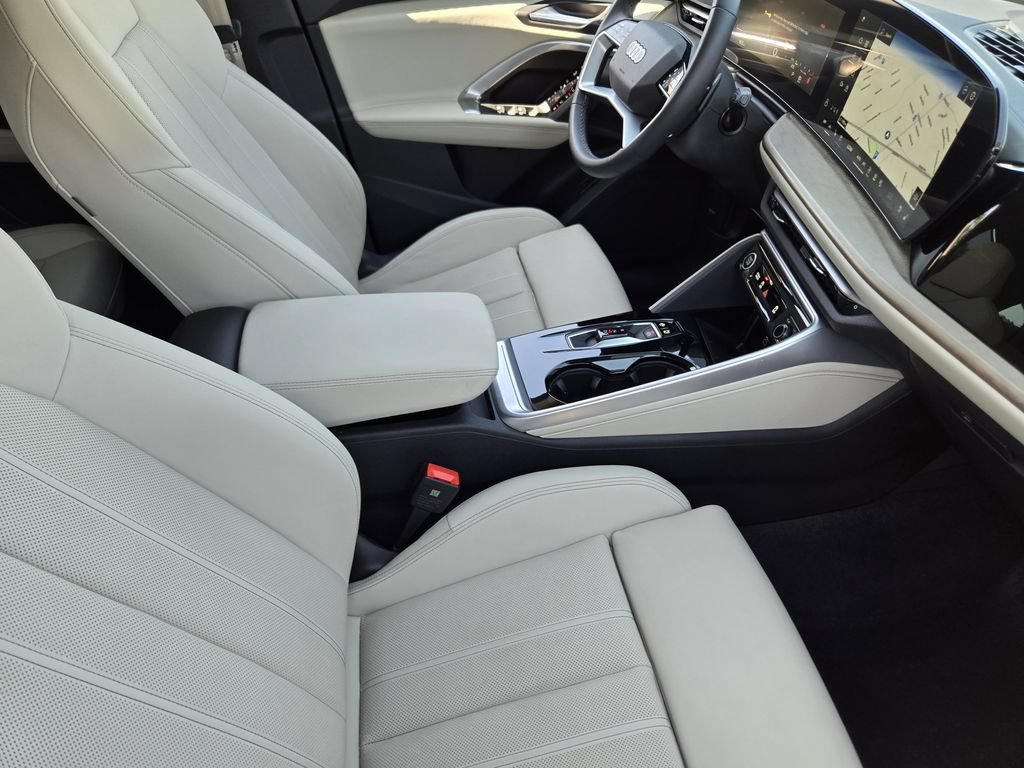 Certified 2025 Audi Q5 Premium Plus w/ Premium Plus AWD/4WD image 18
