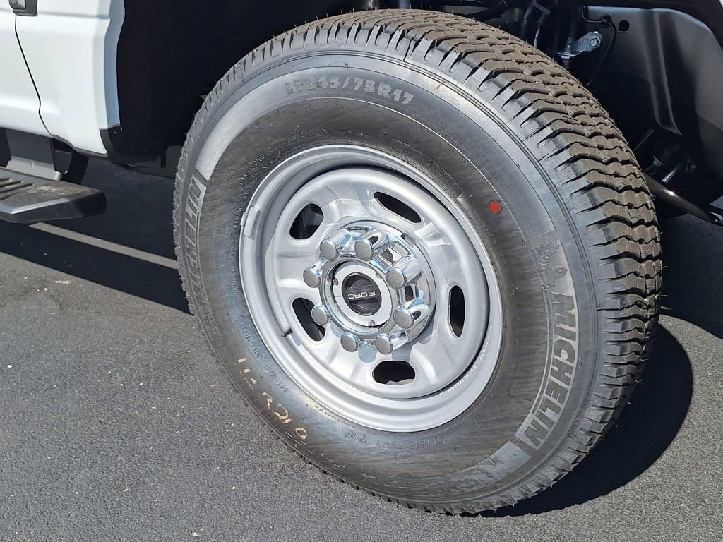 New 2026 Ford F250 XL w/ XL Chrome Package image 20