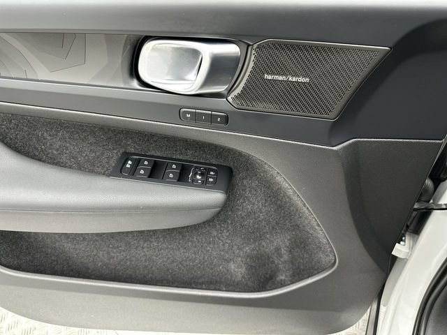 Certified 2023 Volvo XC40 Recharge Ultimate w/ Protection Package Premier AWD/4WD image 13