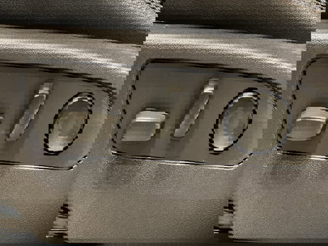 Used 2022 Chevrolet Silverado 1500 High Country w/ Technology Package image 15