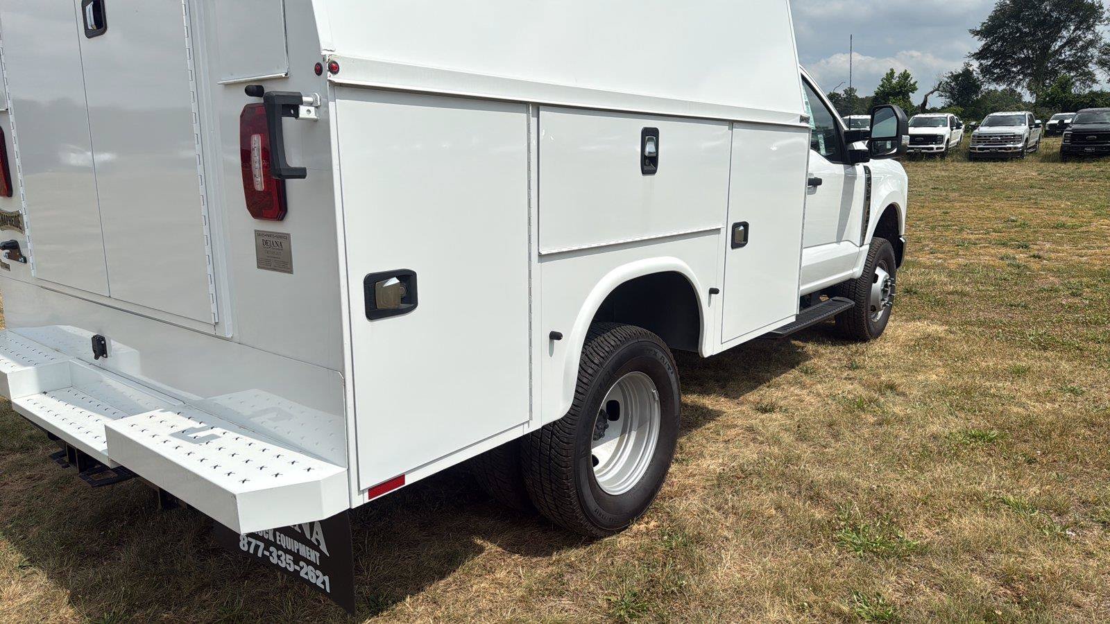 New 2025 Ford F350 XL w/ XL Chrome Package AWD/4WD image 23