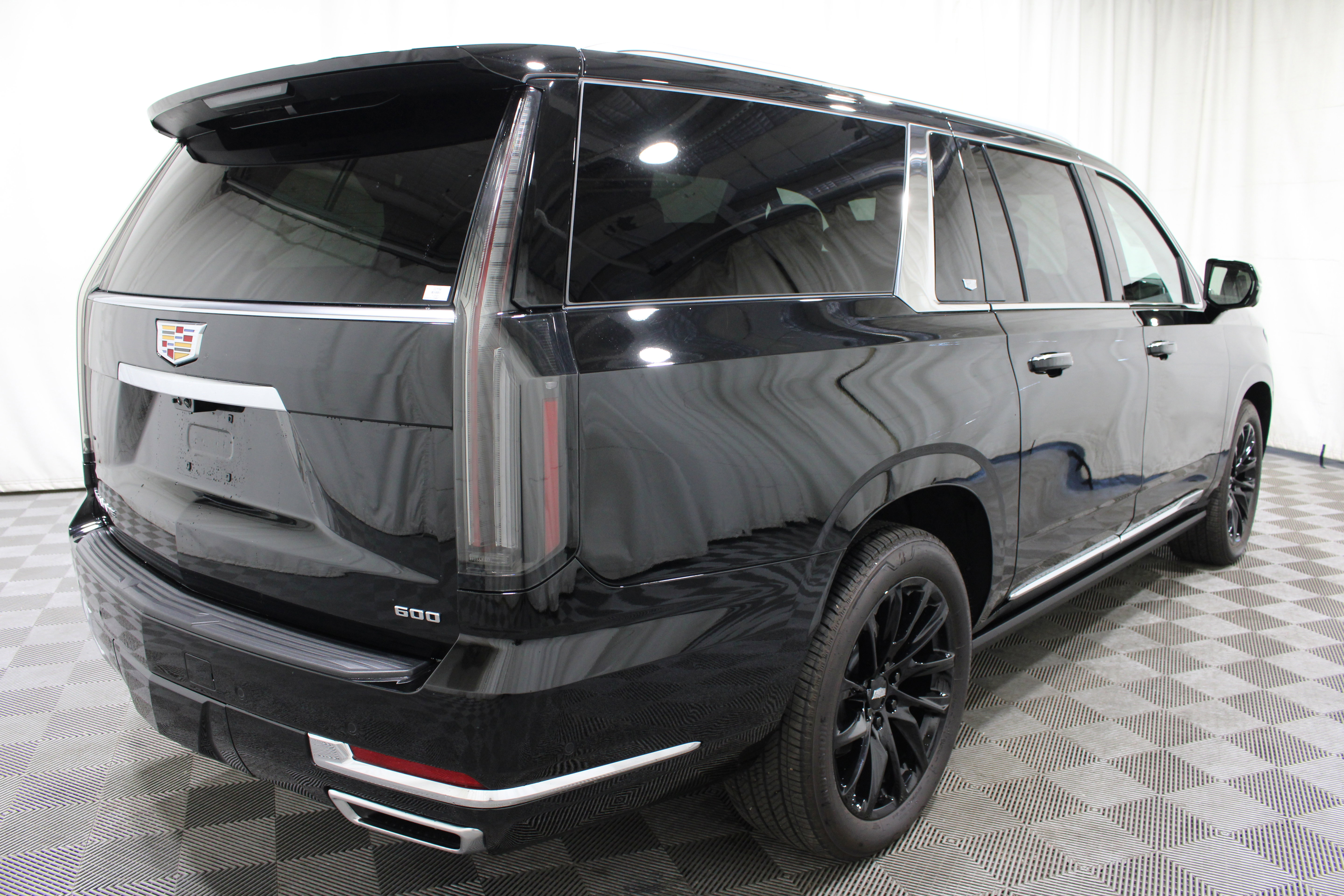 New 2025 Cadillac Escalade ESV Premium Luxury w/ Touring Package image 28