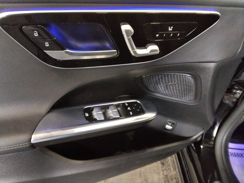 Used 2025 Mercedes-Benz C 300 4MATIC Sedan image 28