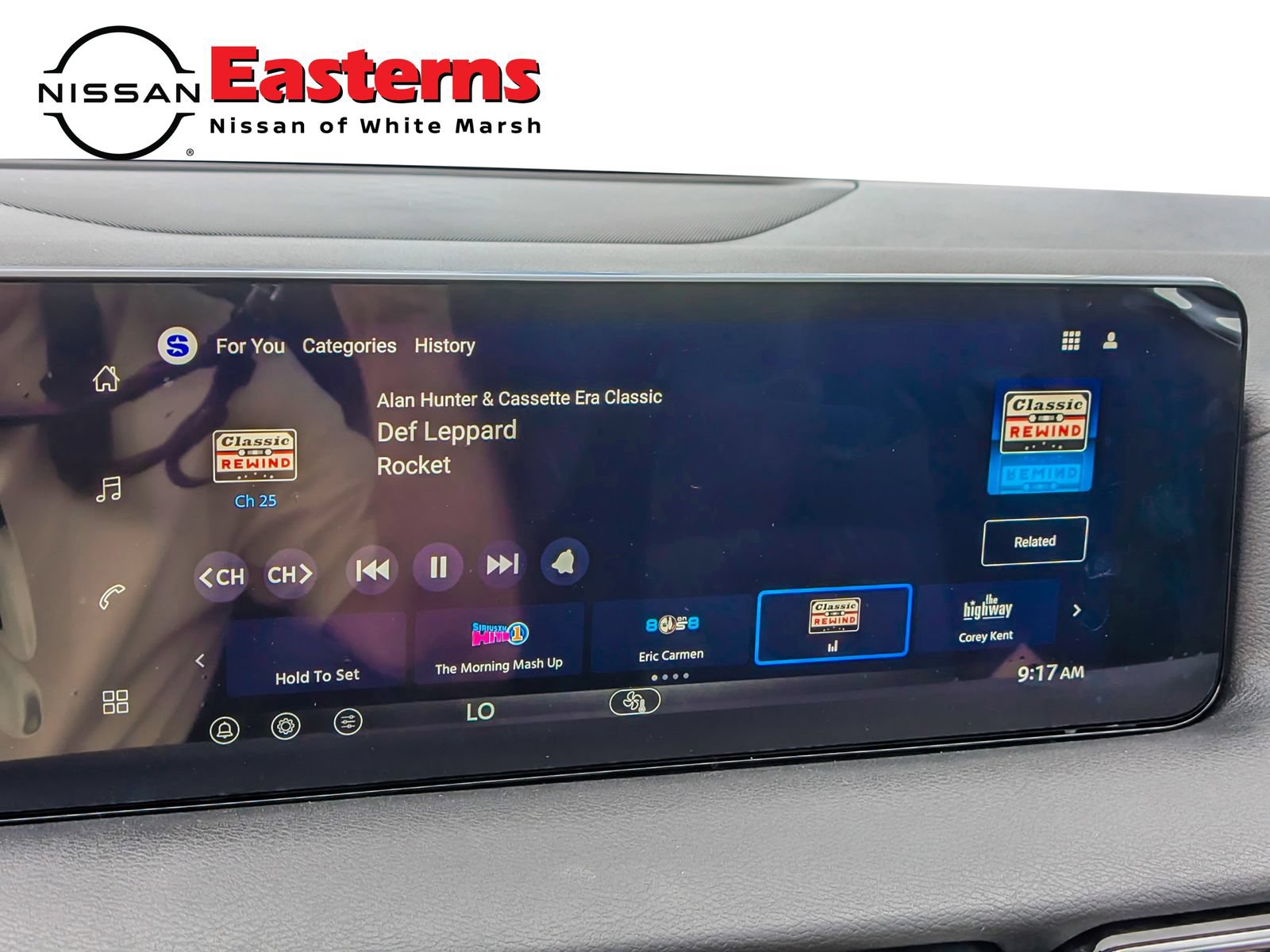 New 2027 Nissan Sentra SV w/ Floor Mat Package FWD image 13