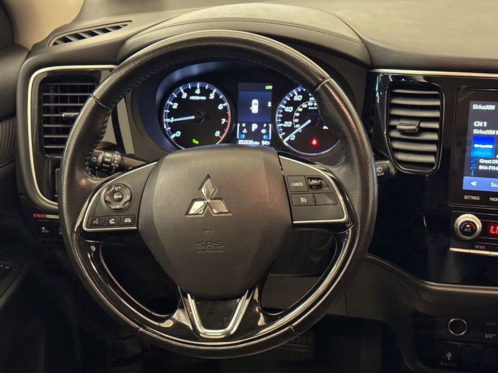 Used 2020 Mitsubishi Outlander FWD image 14