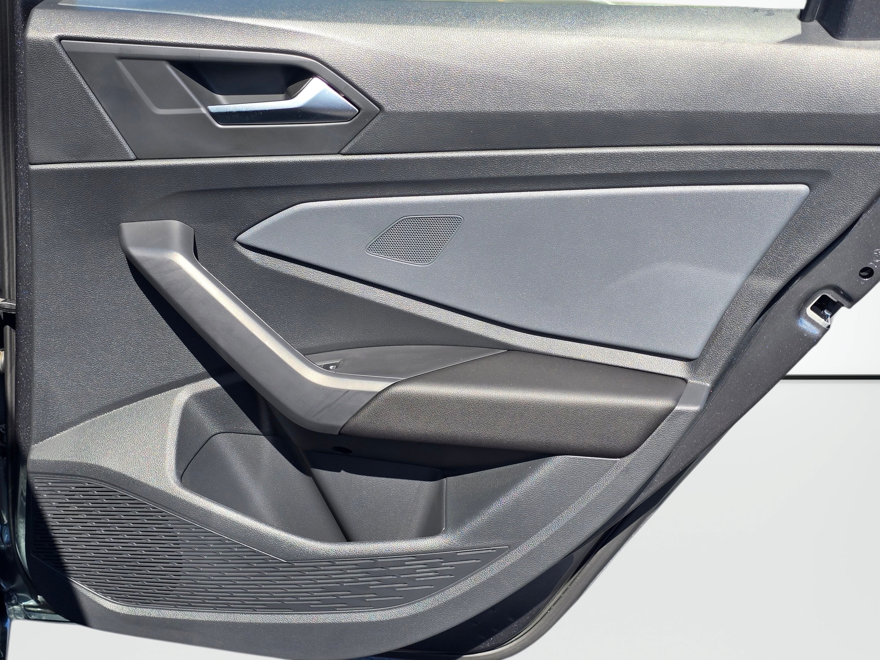 Used 2025 Volkswagen Jetta SE w/ Sunroof Package FWD image 24