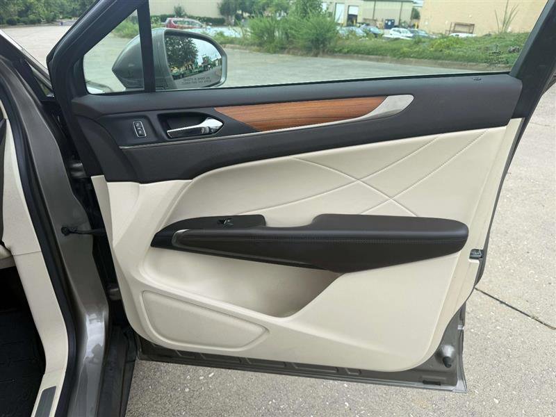 Used 2016 Lincoln MKC Reserve w/ Lincoln MKC Climate Package image 24